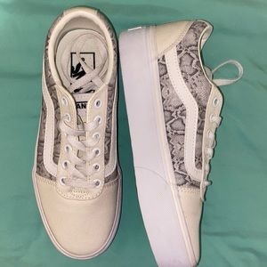 Size 6.5 Vans Ward Platform Sneaker - Women's